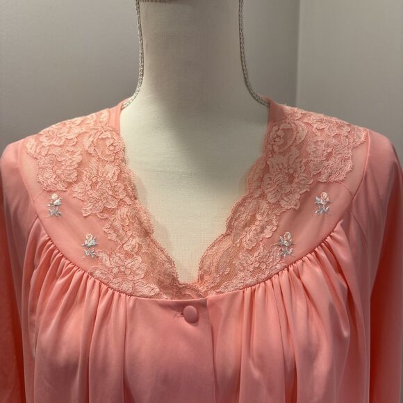 Vintage Shadowline Robe Large Peach Silky Button Lace Nightgown Knee Length - Picture 2 of 9